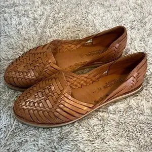 BearPaw | Shoes | Bearpaw Brown Woven Leather Slipons | Poshmark display picture 2